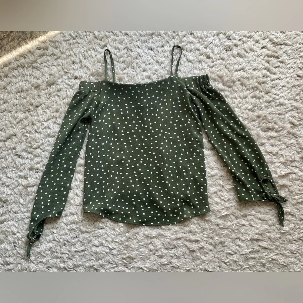 Polly & Esther Green Polka Dot Off the Shoulder Top - Picture 2 of 5